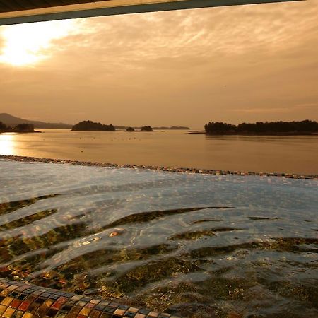 Uminoyasuragi Hotel Ryugu Kami Amakusa Buitenkant foto